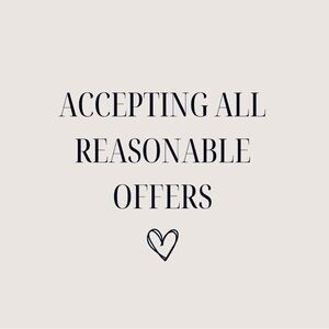 ACCEPTING ALL REASONABLE OFFERS❤️
Message with any questions!